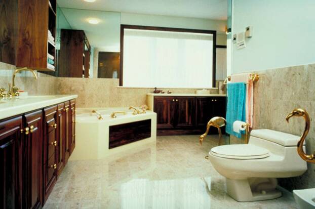 Immaculate bathroom after house cleaning service.